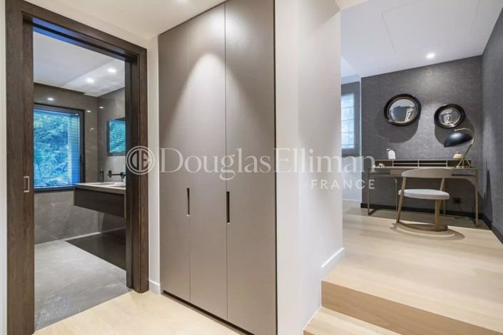 Image No.16-4 Bed Apartment for sale