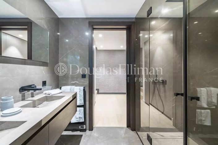 Image No.18-4 Bed Apartment for sale