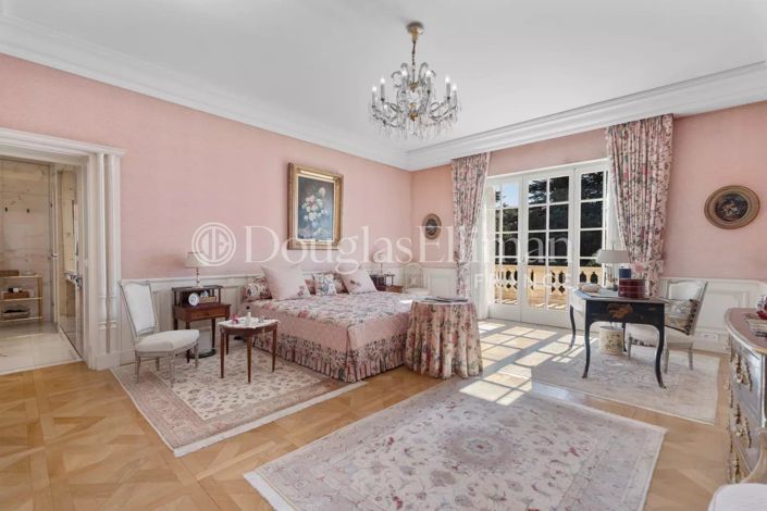 Image No.22-6 Bed House for sale