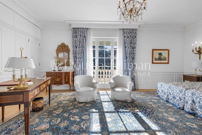 Image No.24-6 Bed House for sale