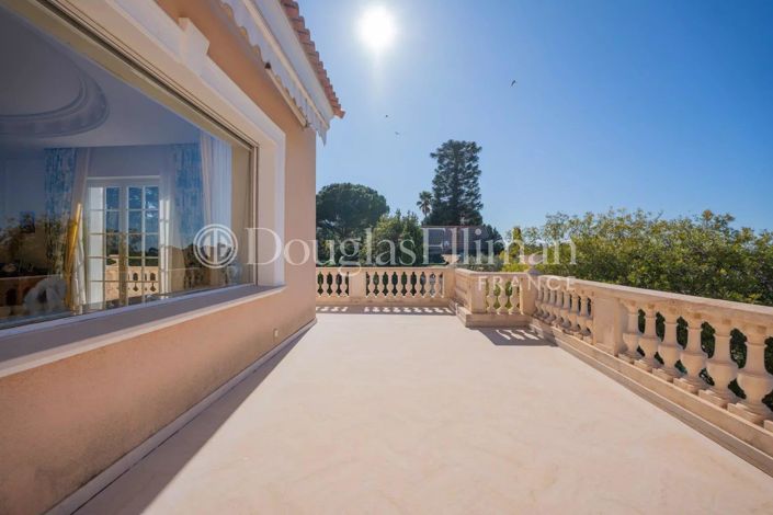 Image No.25-6 Bed House for sale