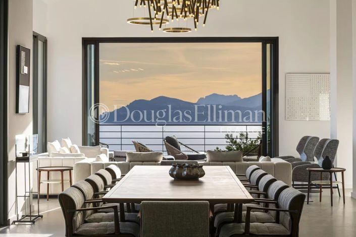 Image No.3-5 Bed House for sale