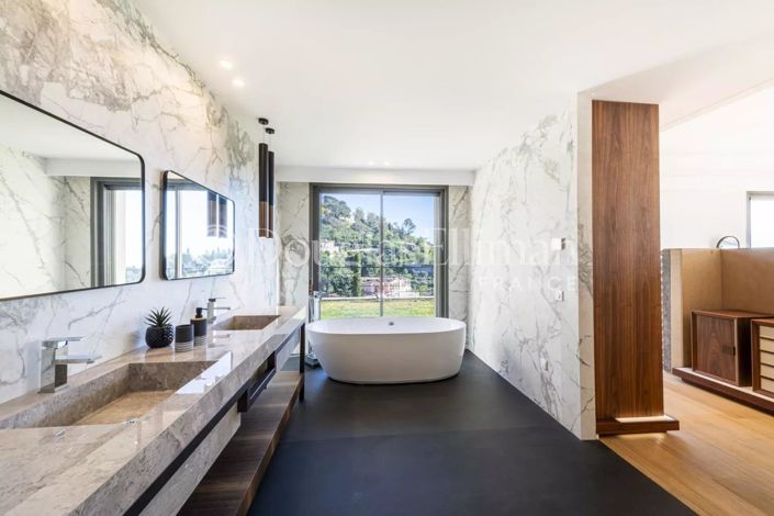 Image No.7-5 Bed House for sale