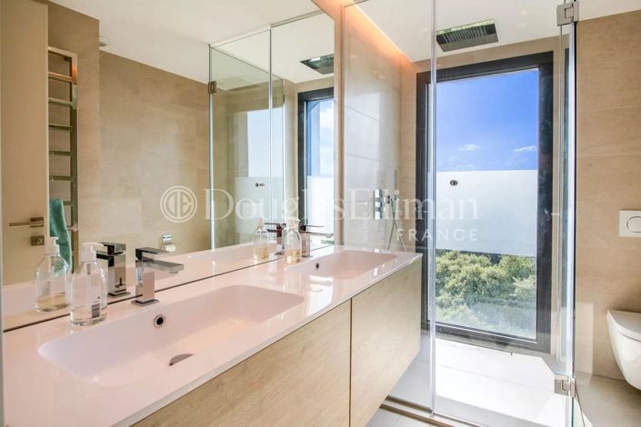 Image No.9-3 Bed Apartment for sale