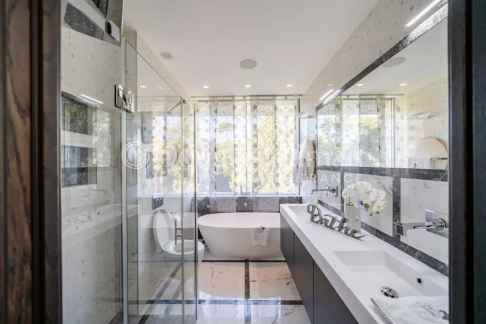 Image No.11-6 Bed House for sale