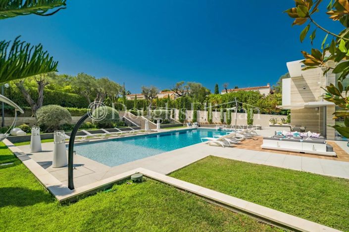 Image No.5-6 Bed House for sale