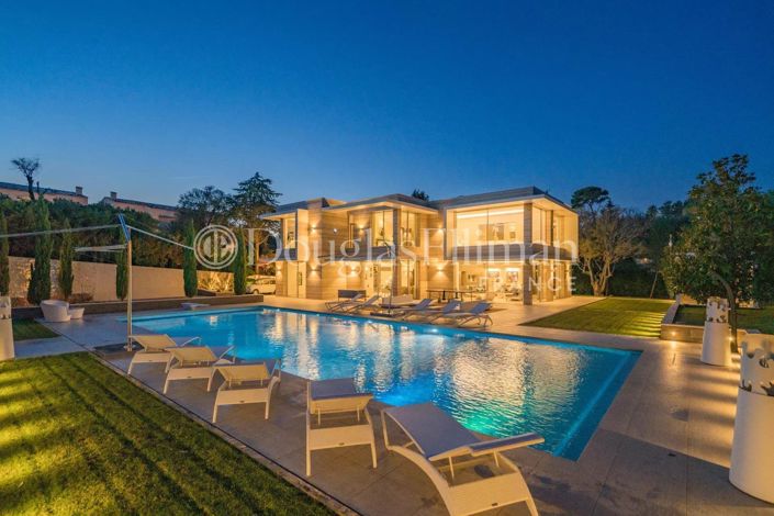 Image No.6-6 Bed House for sale