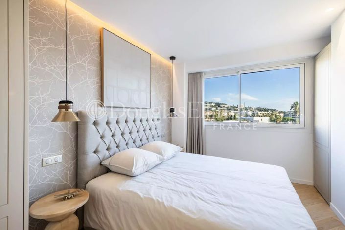 Image No.10-3 Bed Apartment for sale