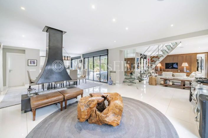 Image No.6-4 Bed House for sale