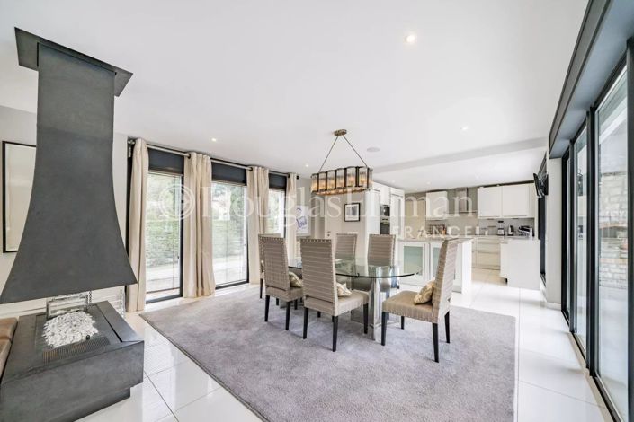 Image No.8-4 Bed House for sale