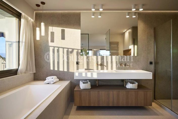 Image No.9-Appartement de 5 chambres à vendre à Antibes