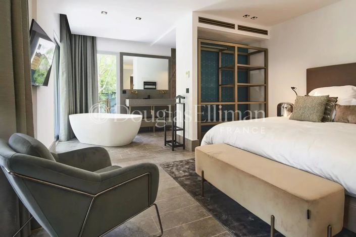 Image No.16-5 Bed House for sale