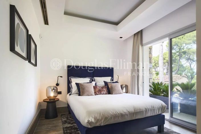 Image No.25-5 Bed House for sale