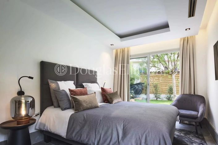 Image No.28-5 Bed House for sale