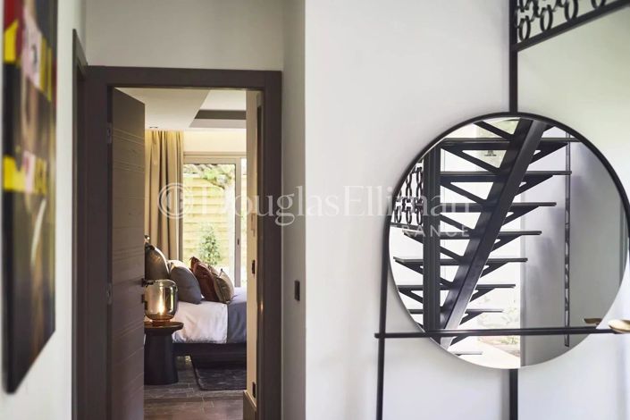 Image No.36-5 Bed House for sale