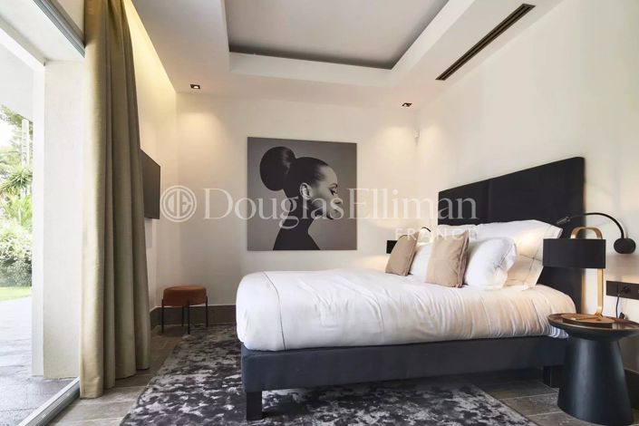 Image No.38-5 Bed House for sale