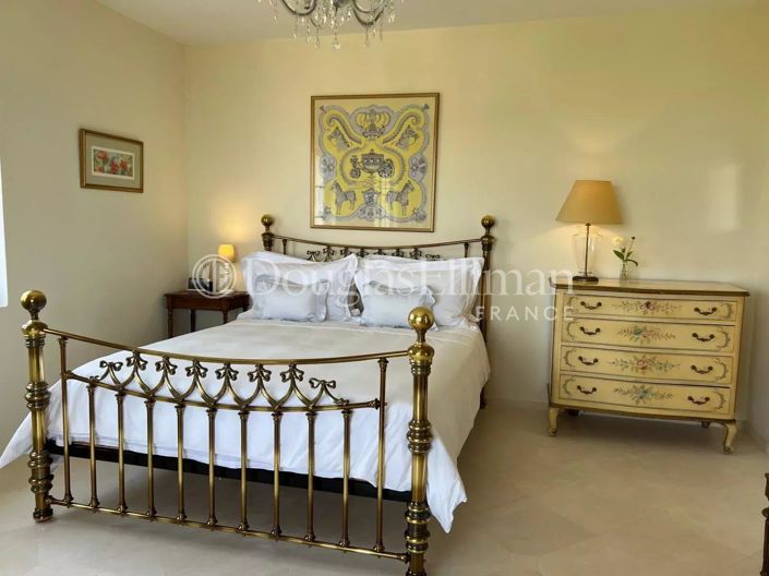 Image No.9-4 Bed House for sale