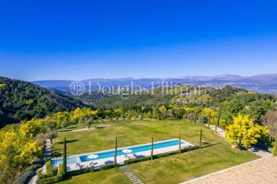 6 Bed House for sale