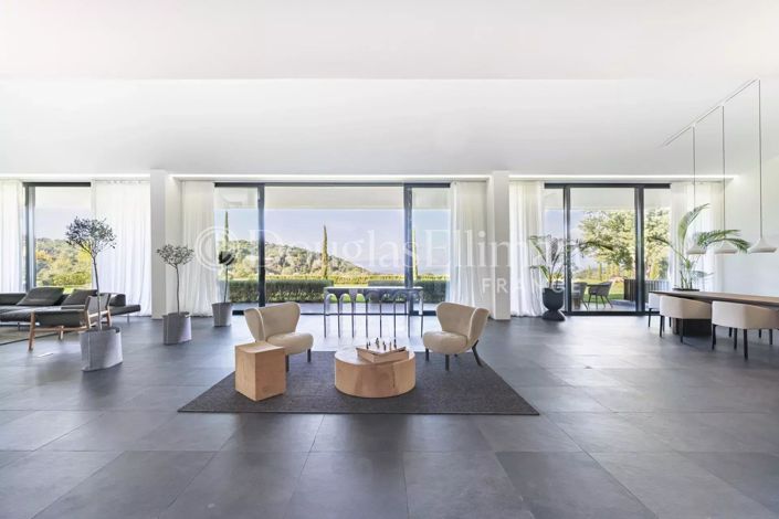 Image No.6-6 Bed House for sale