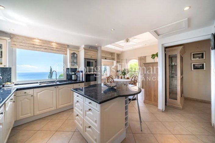 Image No.6-4 Bed House for sale