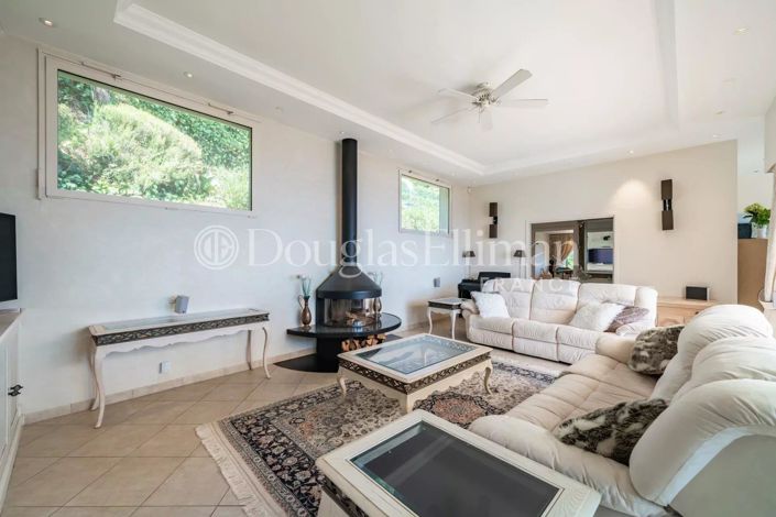 Image No.9-4 Bed House for sale