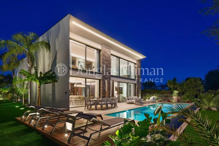 Image No.2-5 Bed House for sale