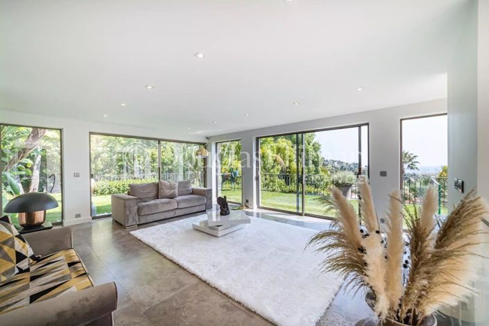 Image No.12-5 Bed House for sale