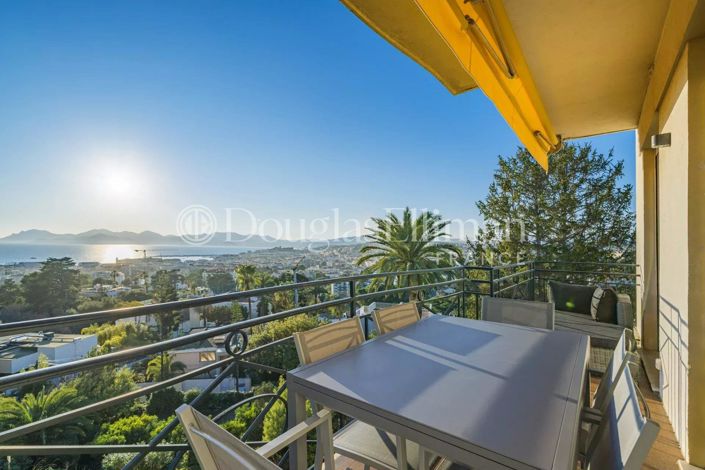 Image No.1-5 Bed Apartment for sale