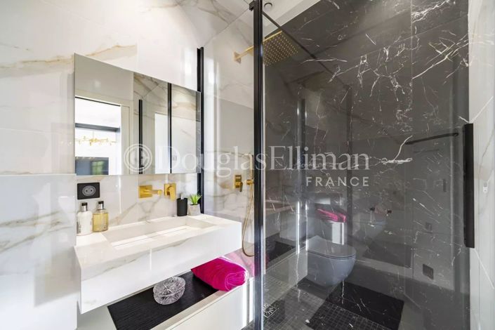 Image No.10-5 Bed Apartment for sale