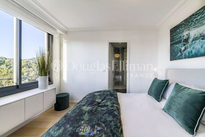 Image No.13-5 Bed Apartment for sale