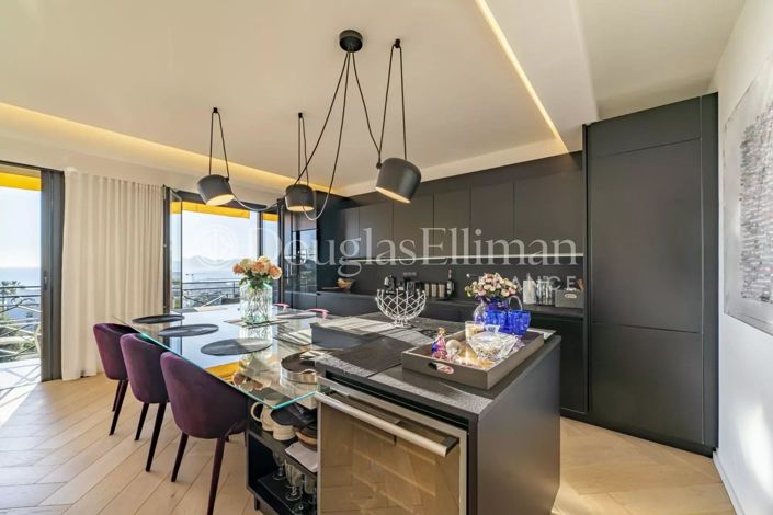 Image No.8-5 Bed Apartment for sale