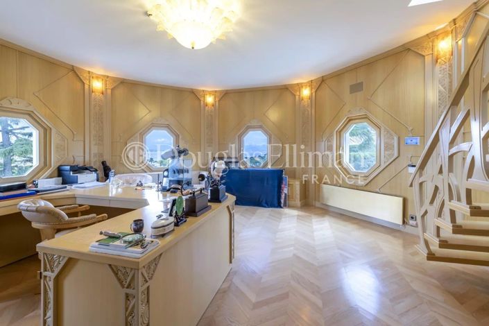 Image No.11-13 Bed House for sale