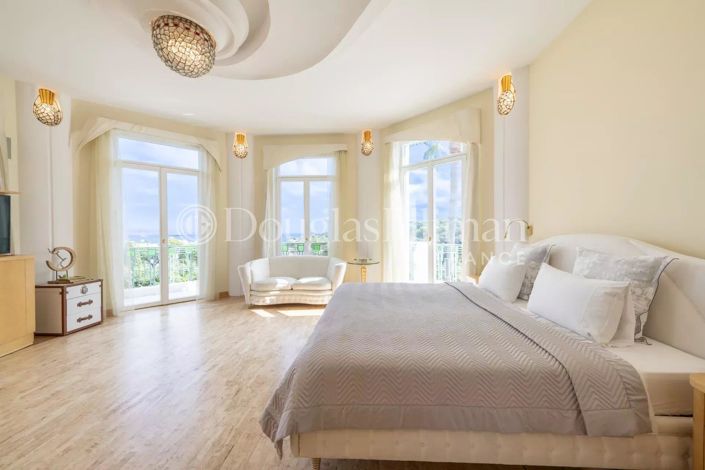 Image No.7-13 Bed House for sale