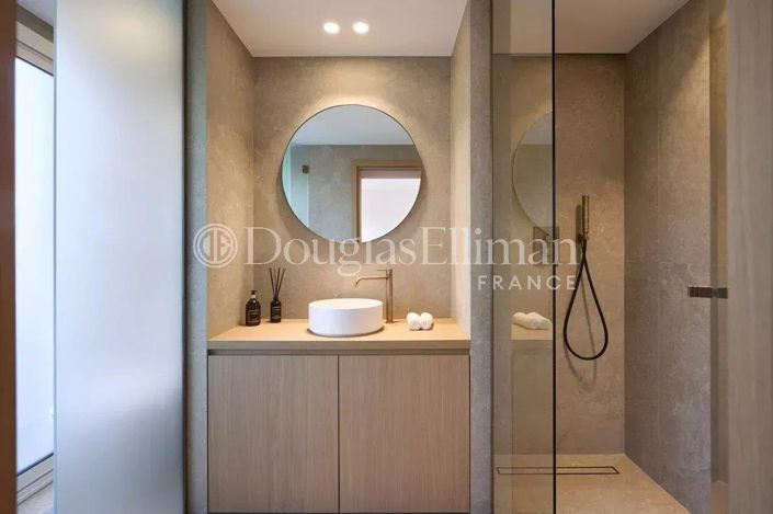 Image No.11-3 Bed Apartment for sale