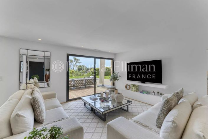 Image No.8-4 Bed House for sale