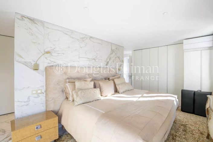 Image No.5-7 Bed House for sale