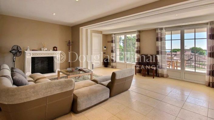 Image No.5-3 Bed House for sale