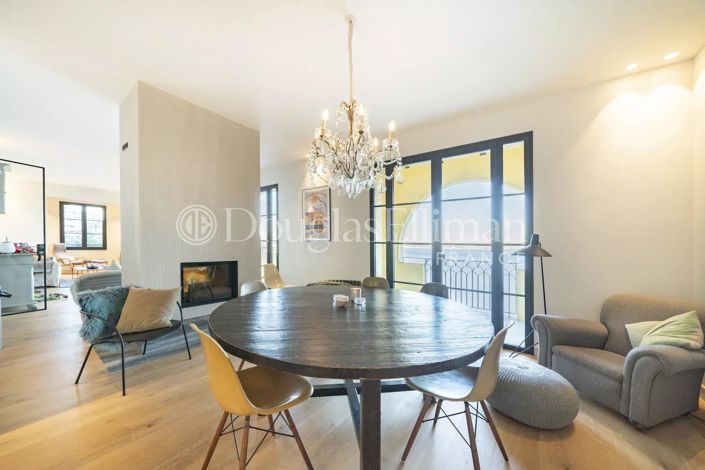 Image No.8-7 Bed House for sale