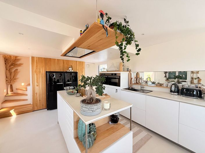 Image No.10-2 Bed House for sale