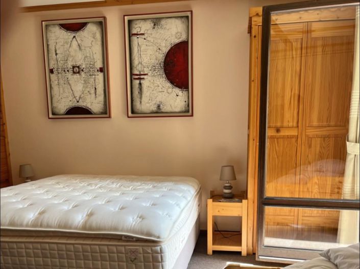 Image No.10-5 Bed House for sale