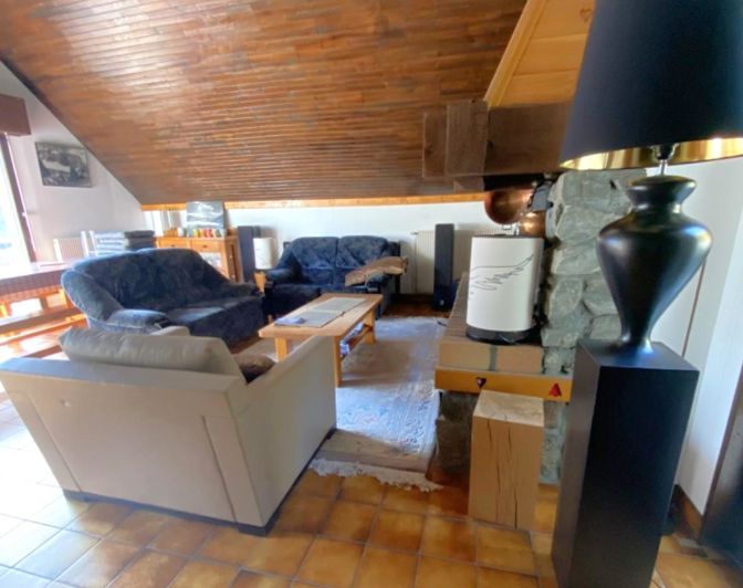 Image No.8-5 Bed House for sale