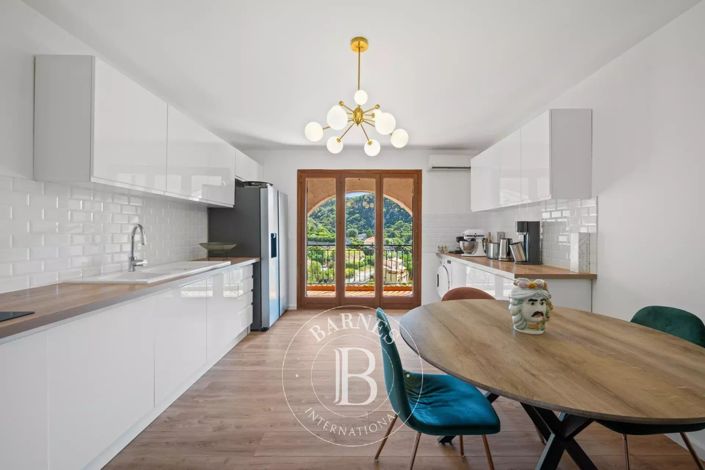 Image No.10-3 Bed Apartment for sale