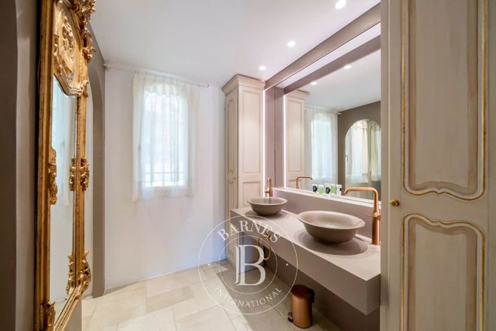 Image No.12-6 Bed House for sale