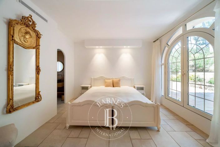 Image No.13-6 Bed House for sale