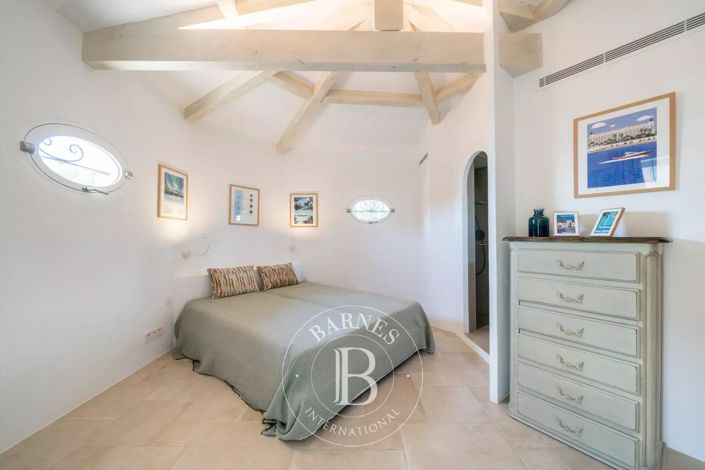 Image No.15-6 Bed House for sale