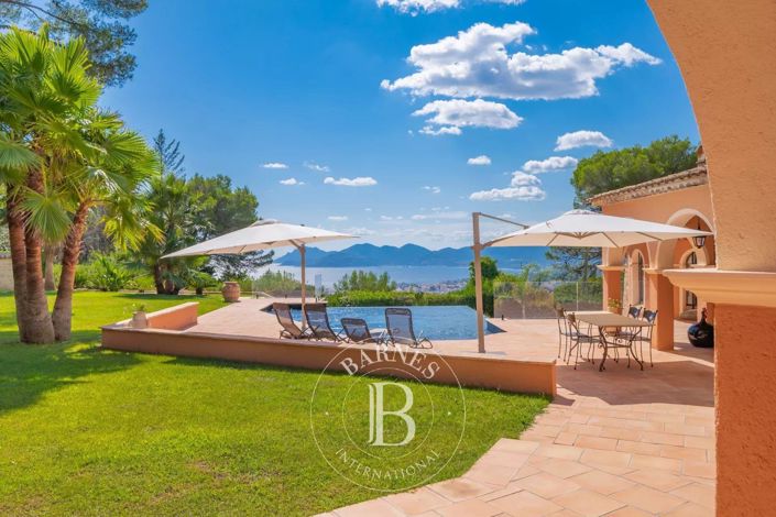 Image No.27-6 Bed House for sale