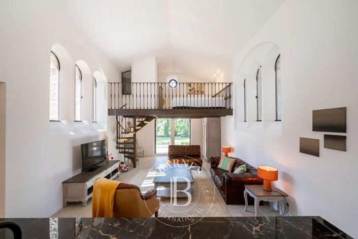 Image No.29-6 Bed House for sale