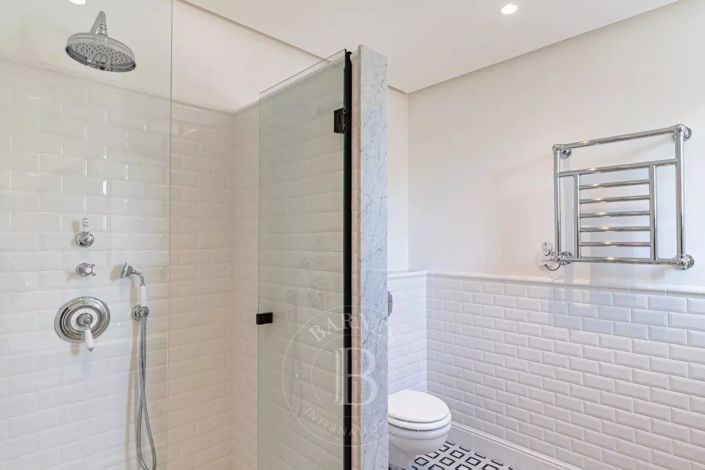 Image No.10-5 Bed House for sale