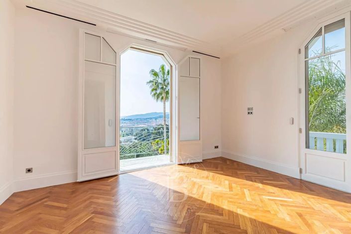 Image No.14-5 Bed House for sale