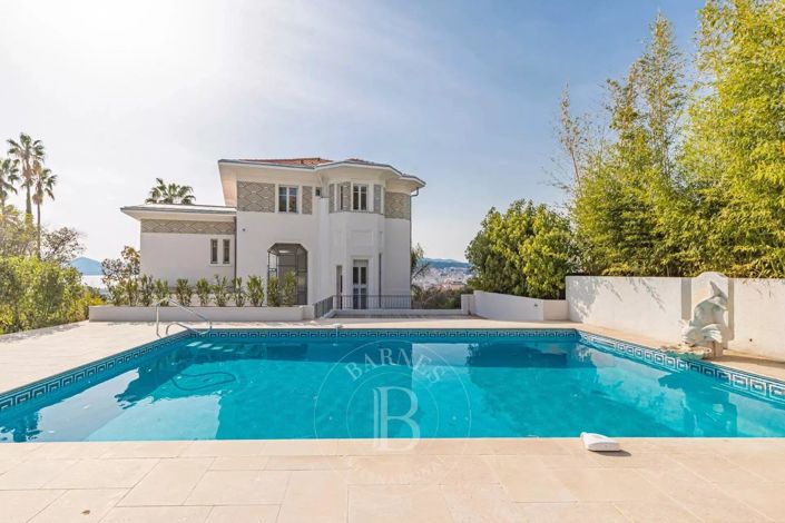 Image No.5-5 Bed House for sale